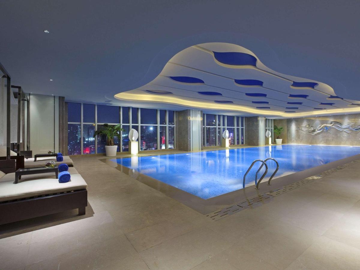 Готель Pullman Yantai Center Екстер'єр фото