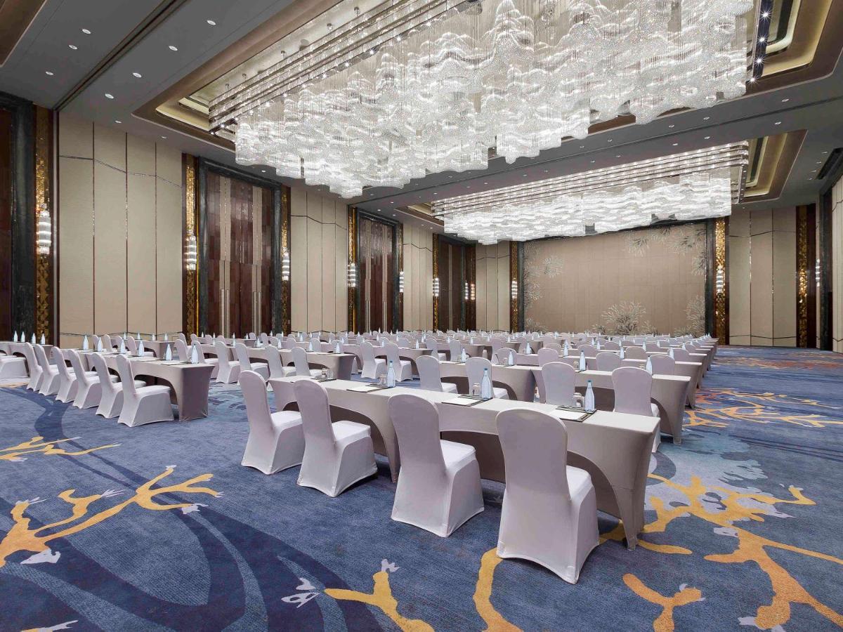 Готель Pullman Yantai Center Екстер'єр фото