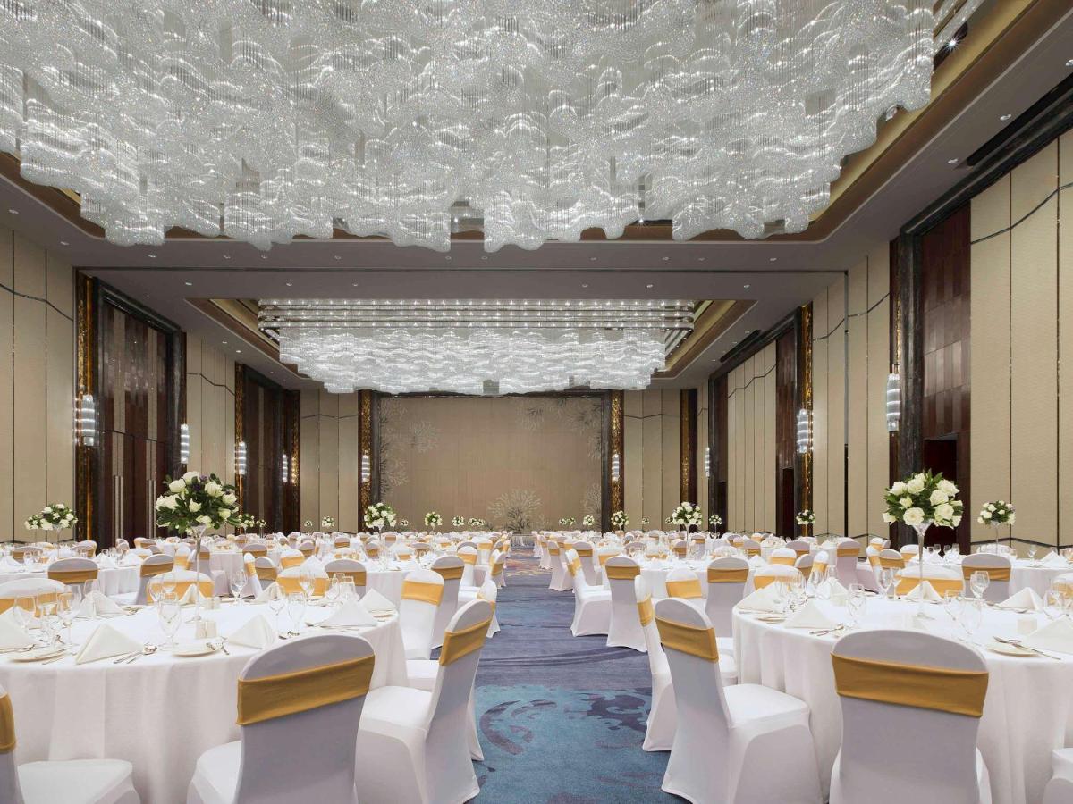 Готель Pullman Yantai Center Екстер'єр фото