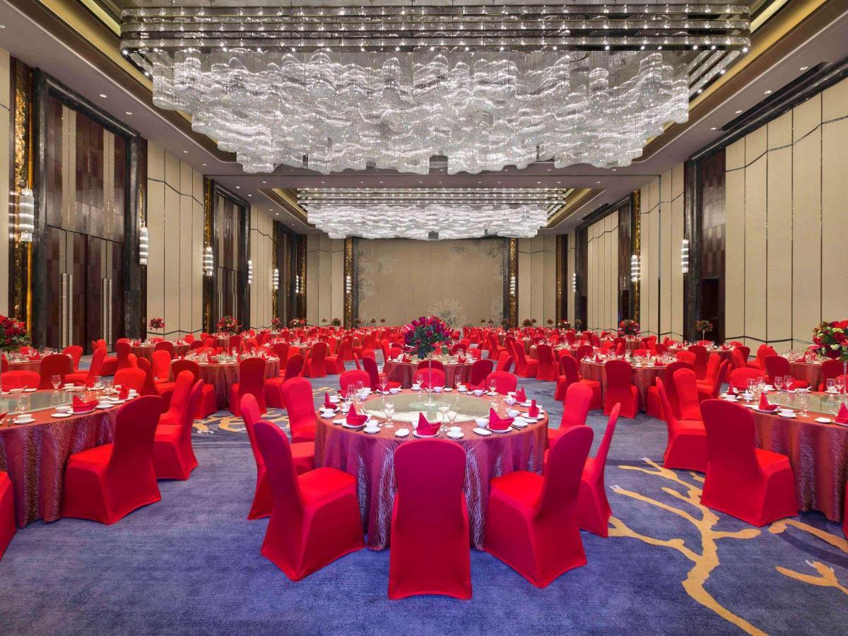 Готель Pullman Yantai Center Екстер'єр фото