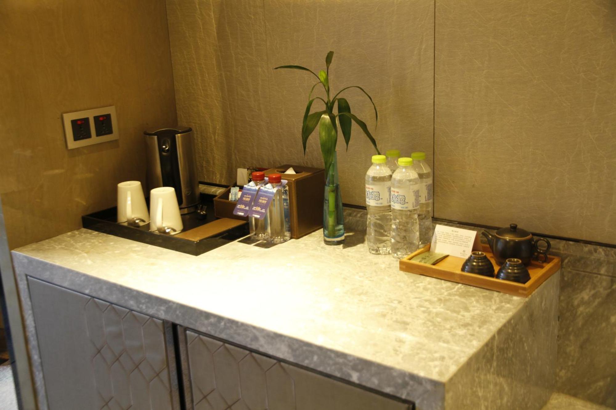 Готель Pullman Yantai Center Екстер'єр фото
