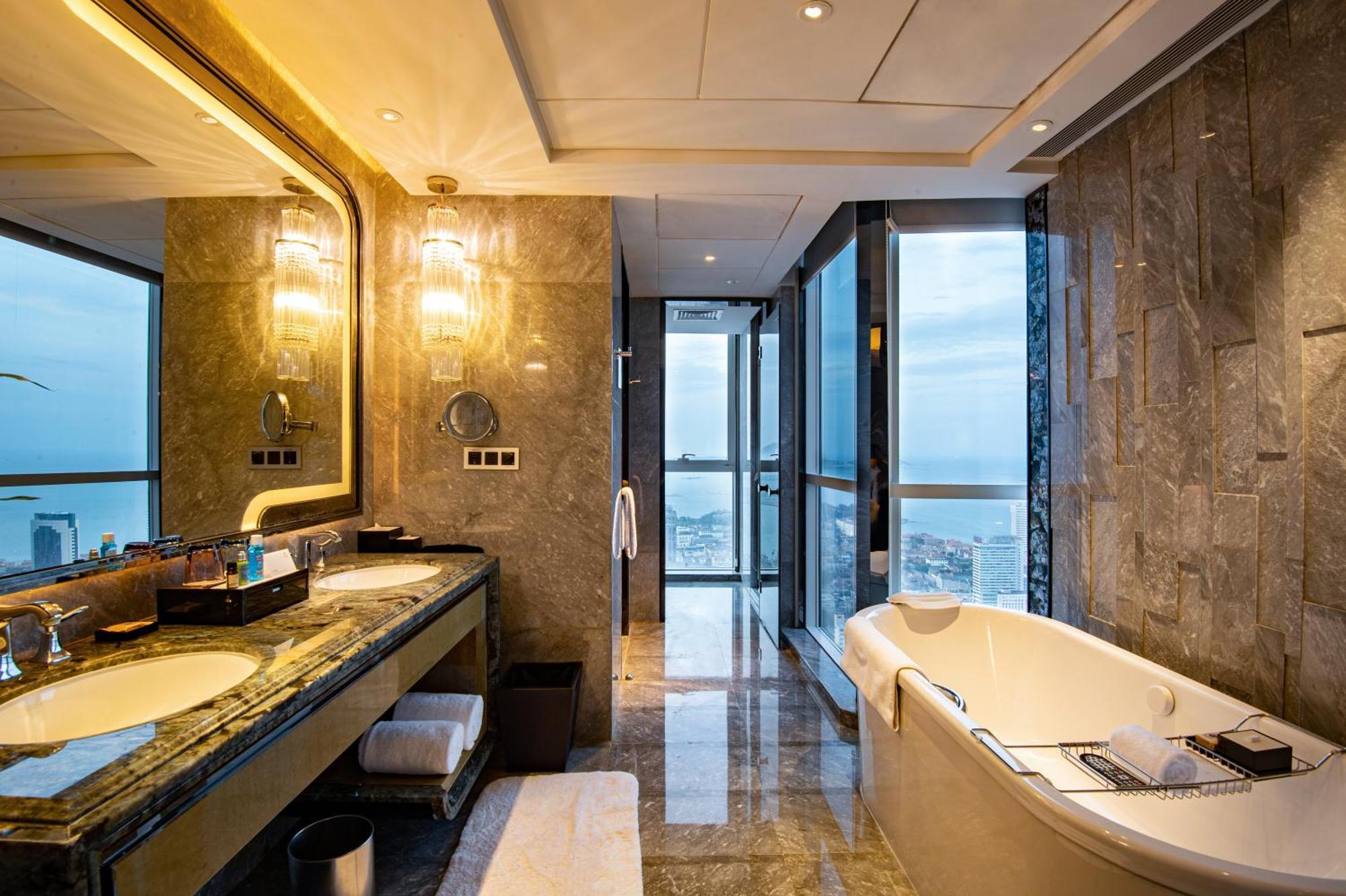 Готель Pullman Yantai Center Екстер'єр фото